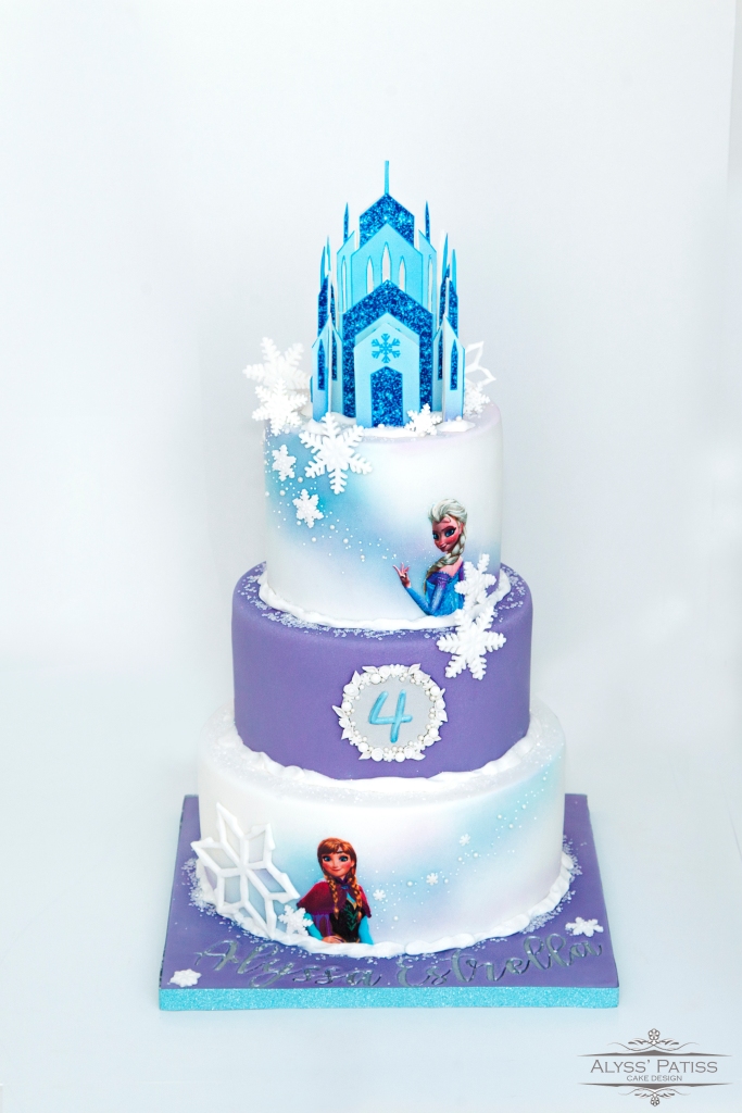 Gâteau reine des neiges 2  Gateau anniversaire reine des neiges, Gâteau  d'anniversaire frozen, Gâteau reine des neiges